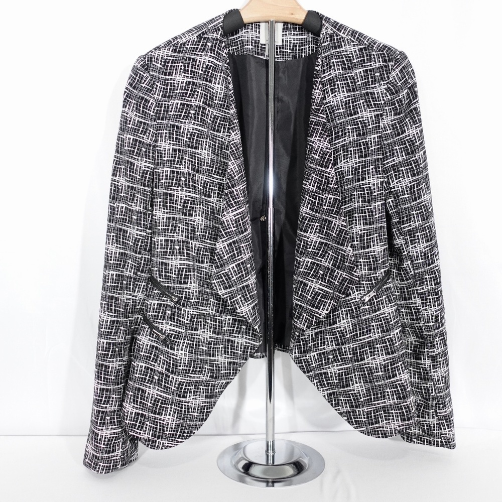Halogen Women’s Black & White Abstract Lined Zip-Up Blazer | Size Medium